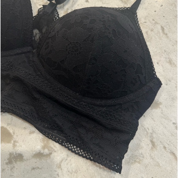 Victoria’s Secret Lace Bralette - Picture 2 of 3